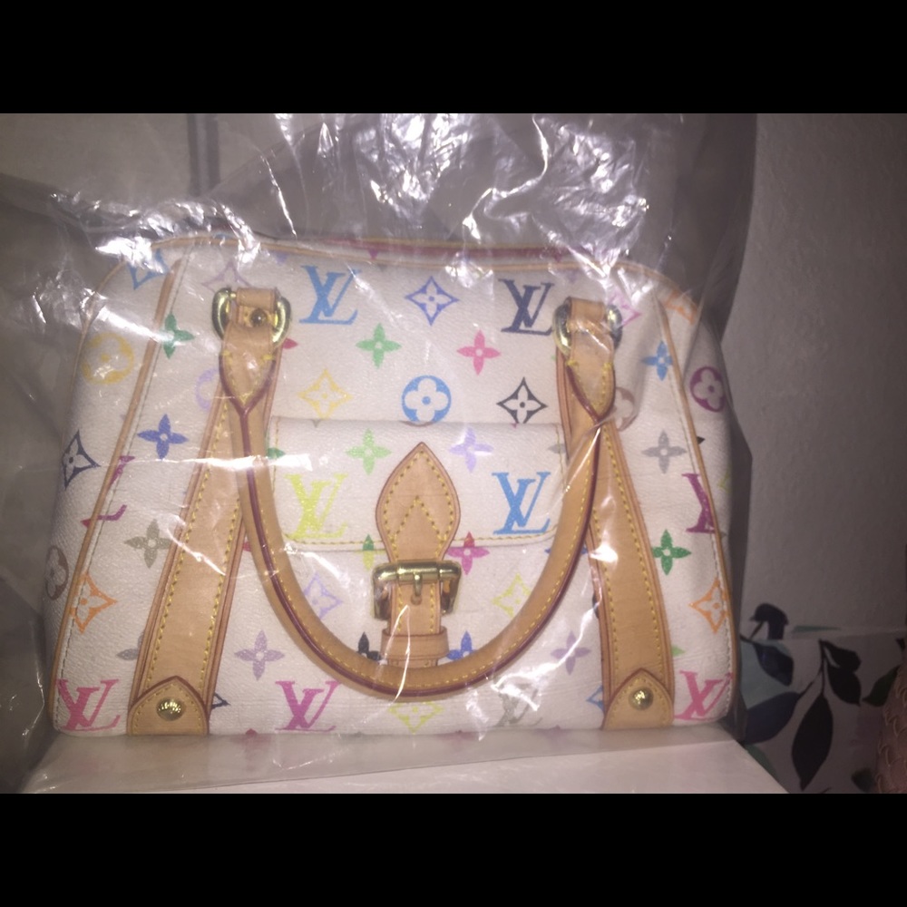 Additional pics....Nice satchel bag.